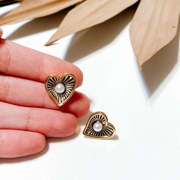 Heart stud earrings #836 - Picture 6 of 6